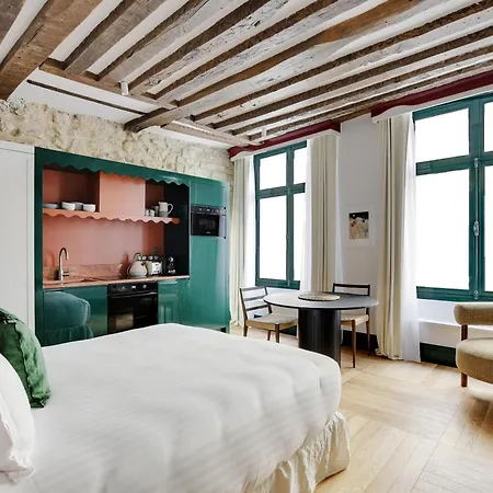 Collection Serviced In Notre Dame - Rue Savoie Apartment *