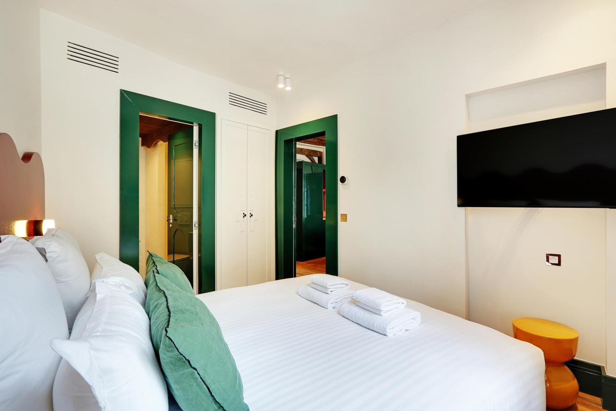 Appartamento Collection Serviced In Notre Dame - Rue Savoie Parigi